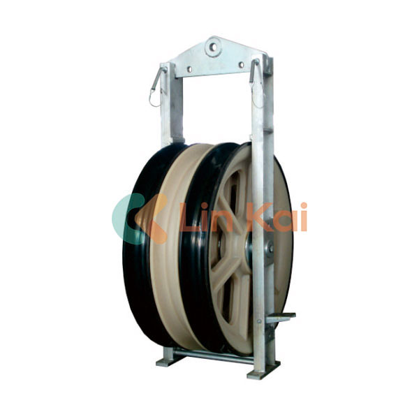 Power and Precision: Handling Heavy Loads with Large Diameter Stringing Blocks